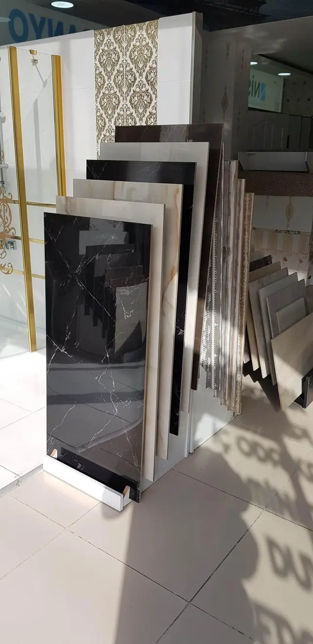 Mağazamızda seramik ve panel numuneleri, Mersin