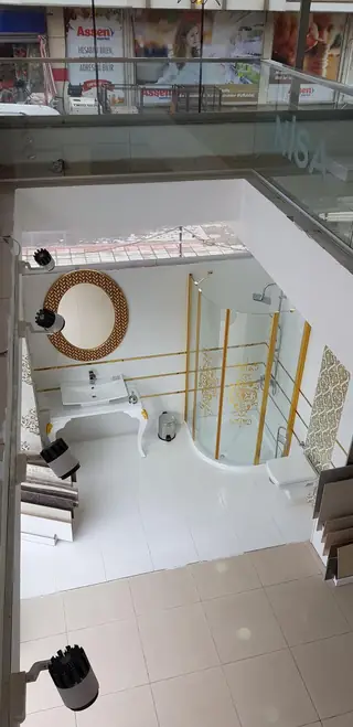 Mağazamızdaki banyo sergisi, duşakabin ve vitrifiye, Mersin