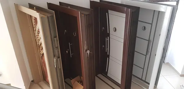 Mağazamızda iç kapı ve çelik kapı sergisi, Mersin