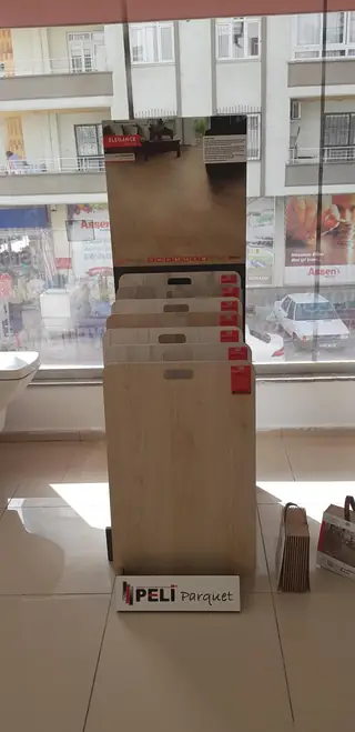 Mağazamızda parke numune standı, Mersin