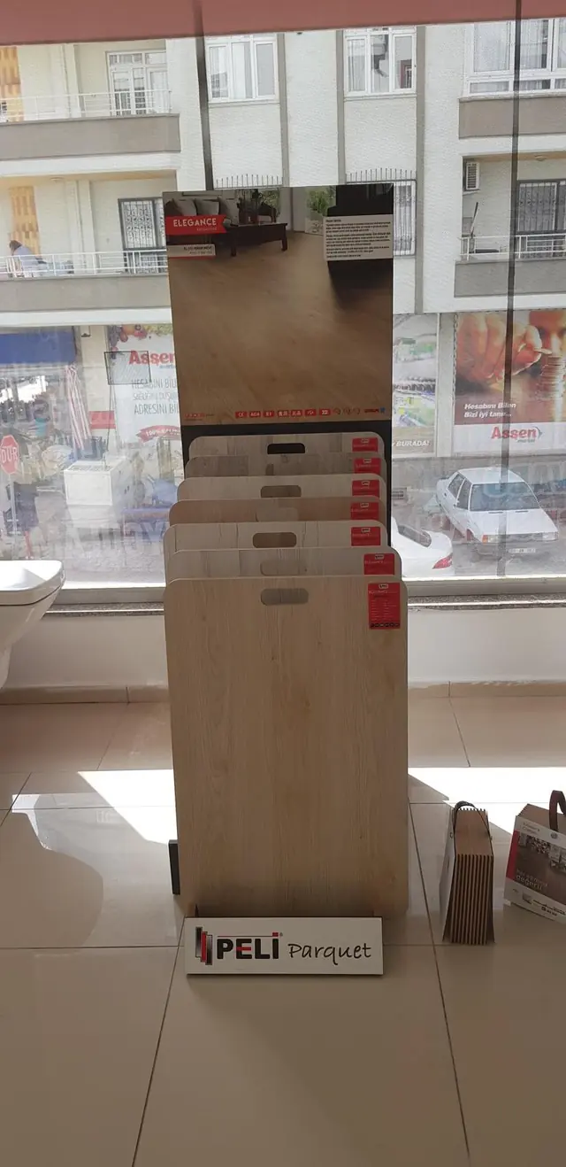 Mağazamızda parke numune standı, Mersin