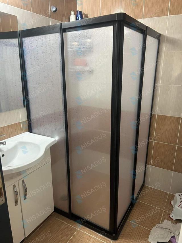 Siyah profilli pleksi panelli köşe duşakabin, Mersin